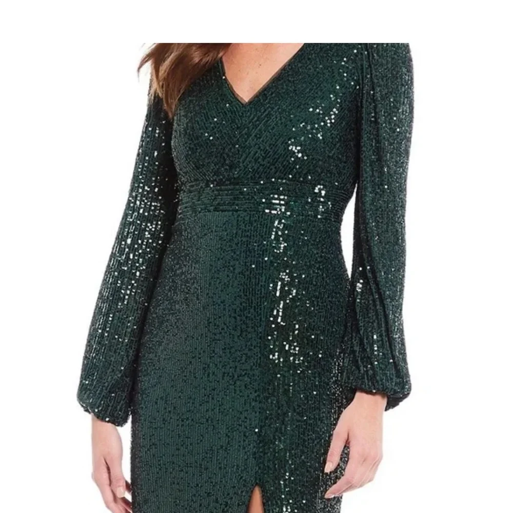 Xscape Dark Green Sequin Long Sleeve Gown sz 4 NWT - Picture 2 of 13
